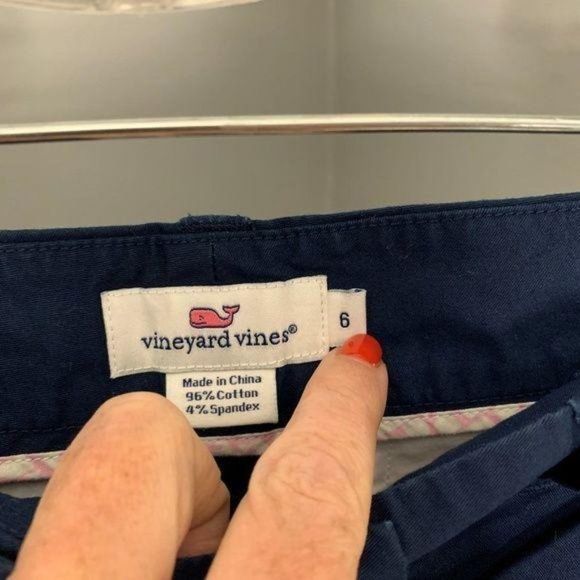 Vineyard Vines Bermuda SHorts‎ - Picture 2 of 3